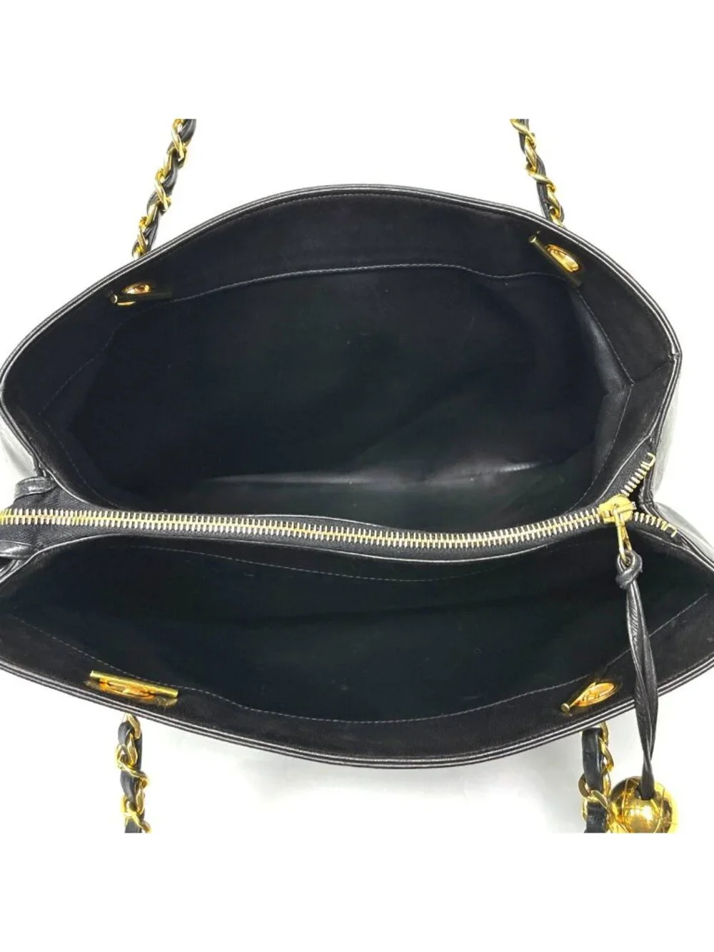 Chanel Tote CC Logo Leather Black